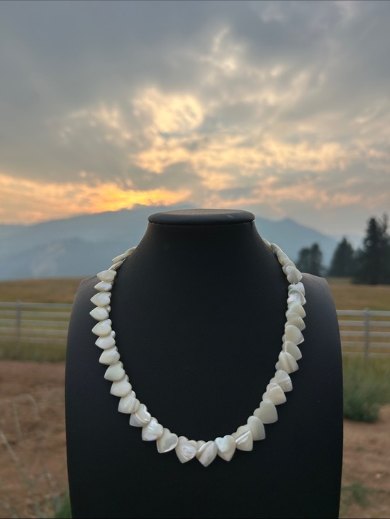 Vintage Jewelry - Vintage White Mother-of-Pearl Heart Bead Choker Necklace